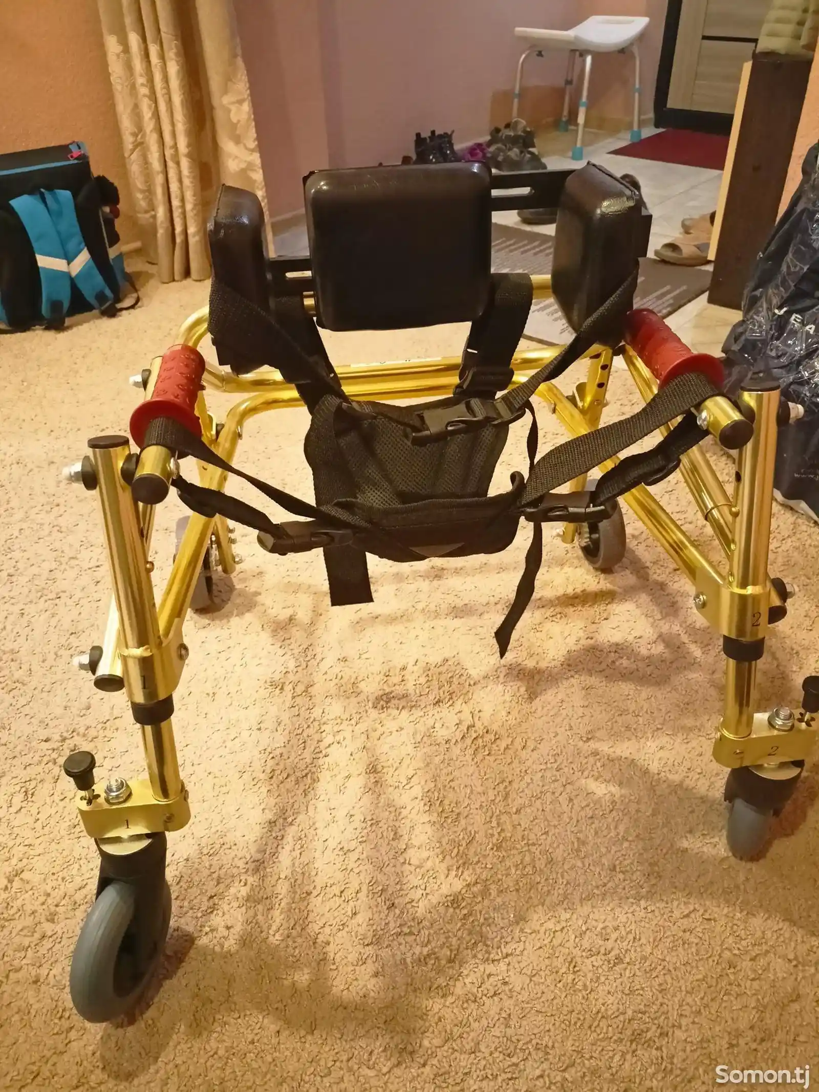 Ходунок для инвалидов-1