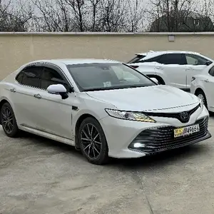 Toyota Camry, 2018