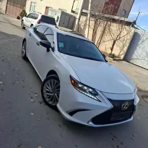 Lexus ES series, 2015