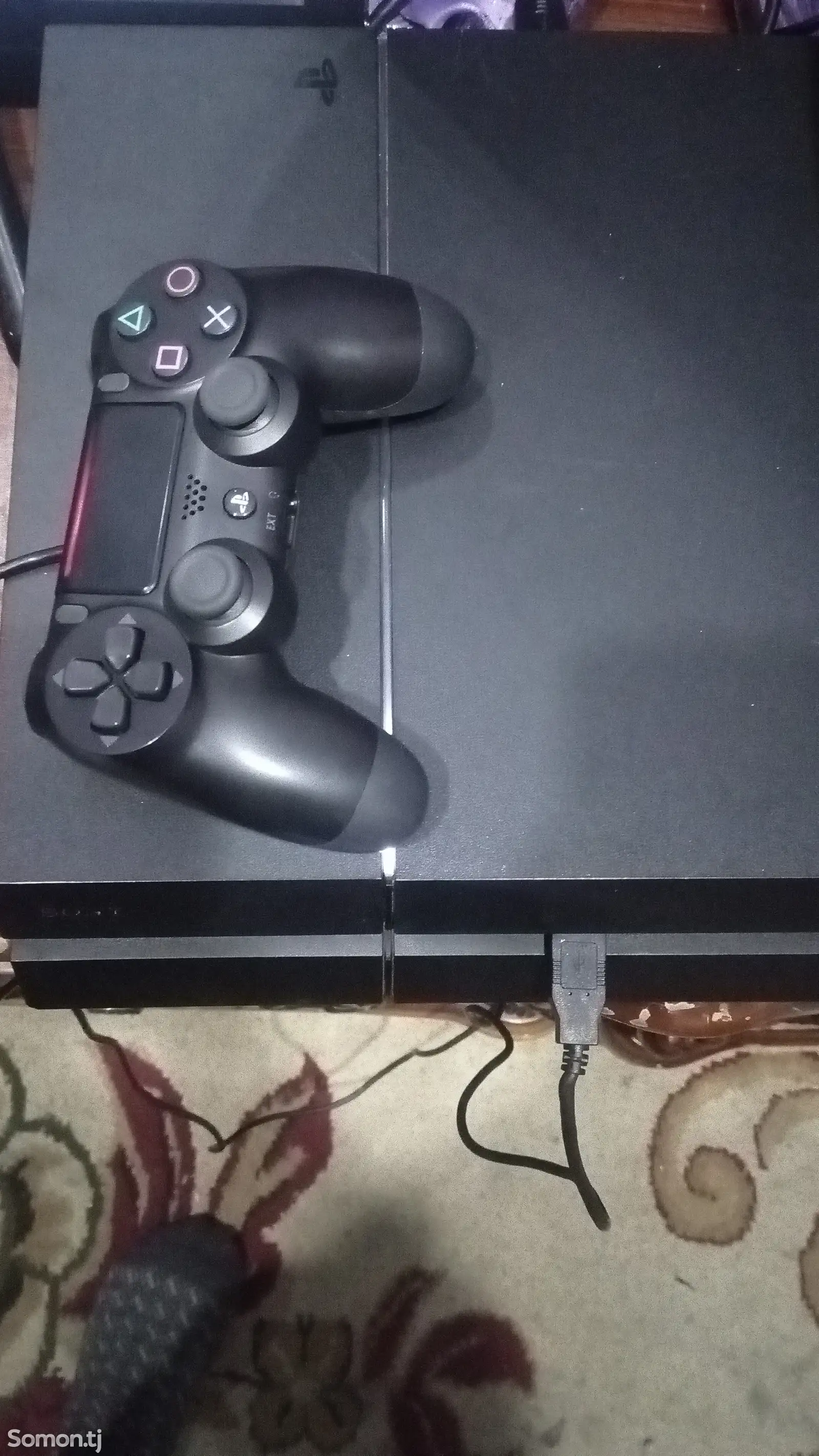 Игровая приставка PS4 Fat в 12