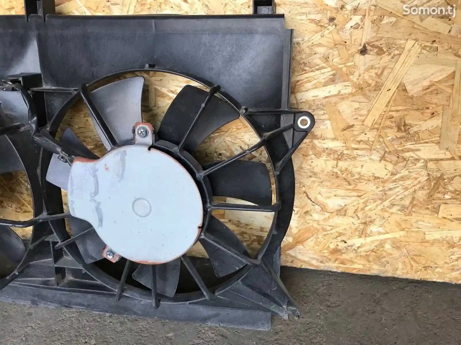 Вентилятор охлаждения двигателя Toyota Avensis-4