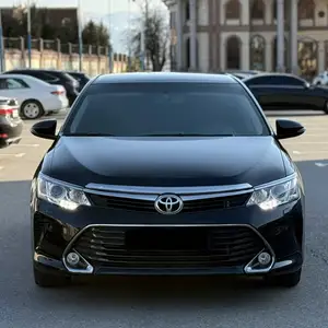 Toyota Camry, 2016