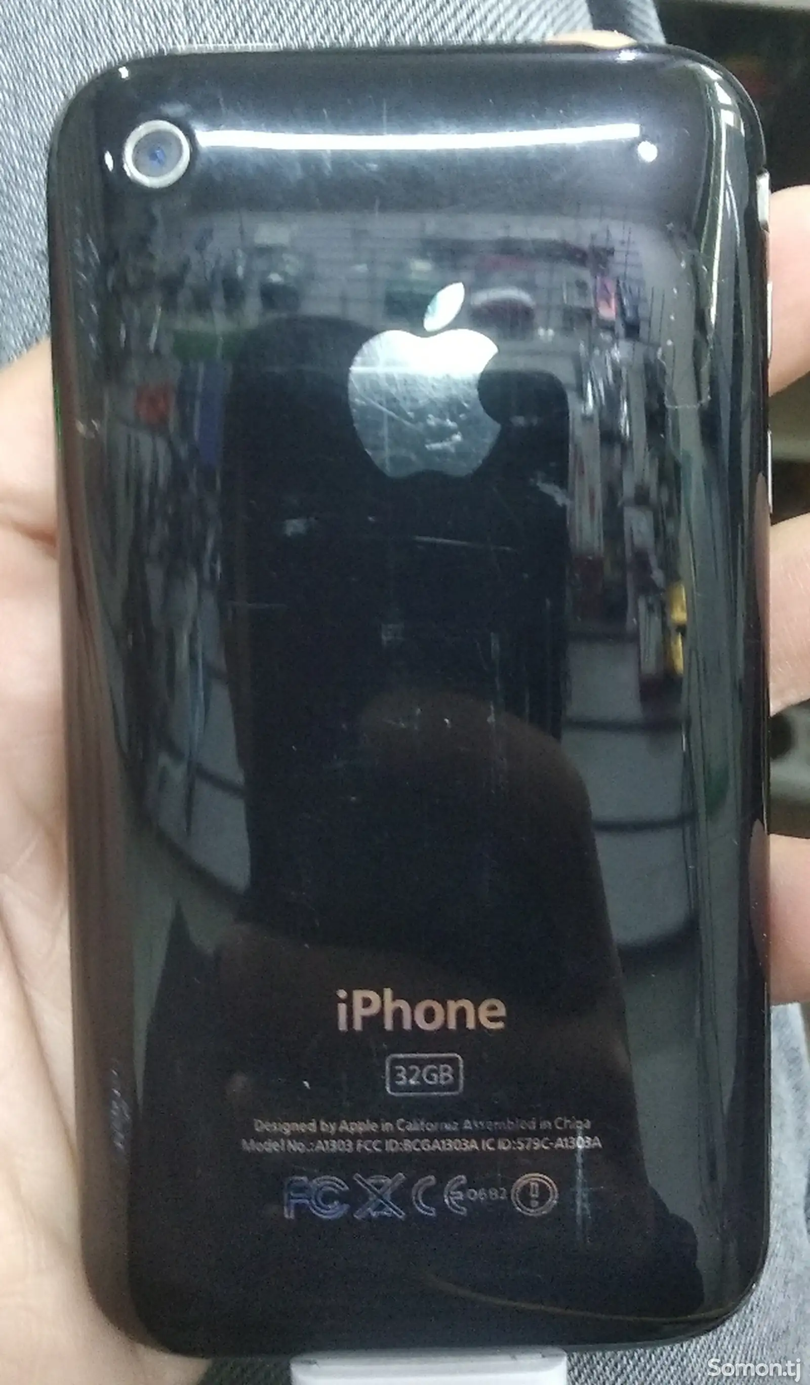 Apple iPhone 3G-1