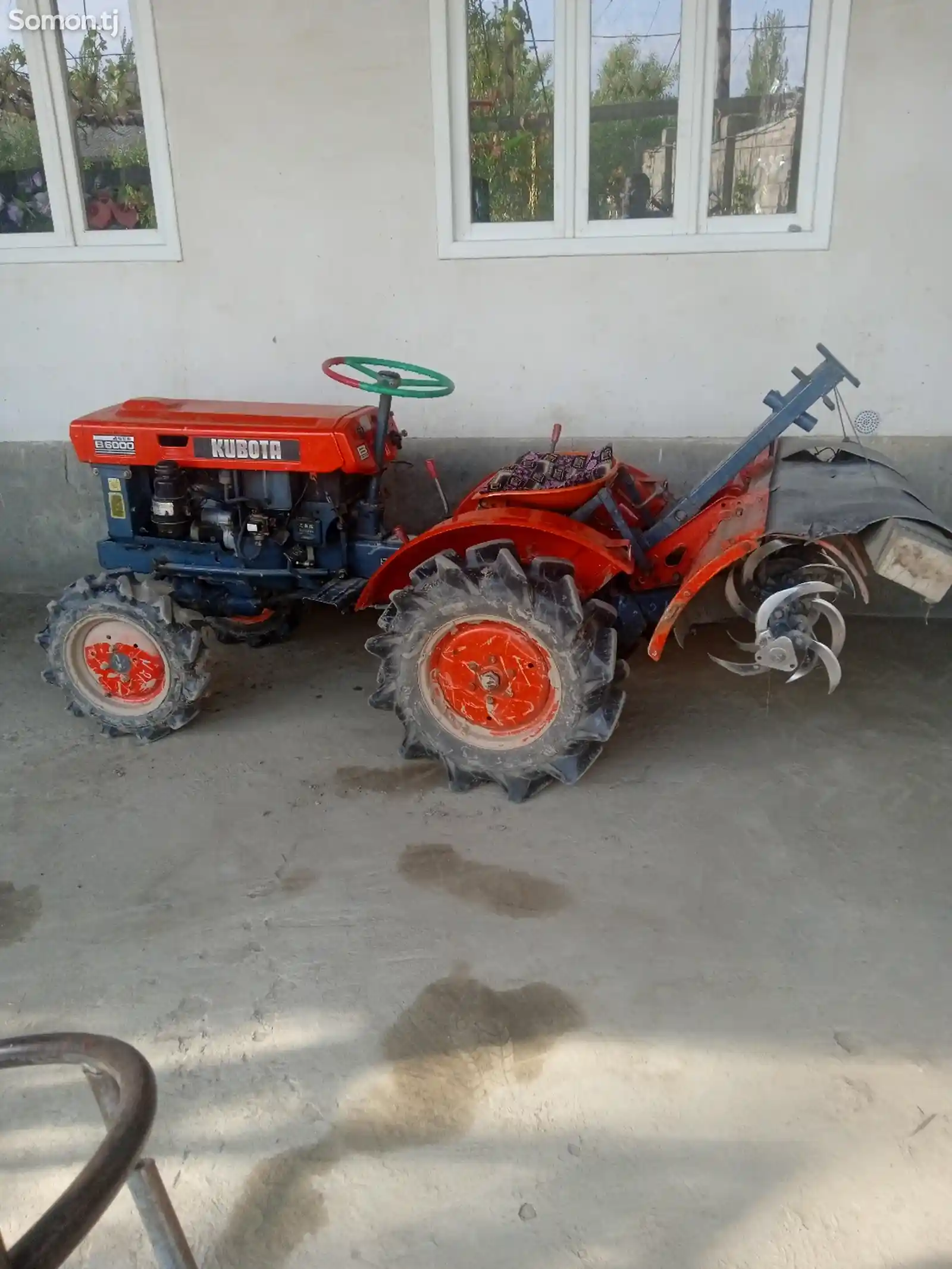 Мини трактор Kubota B6000-5