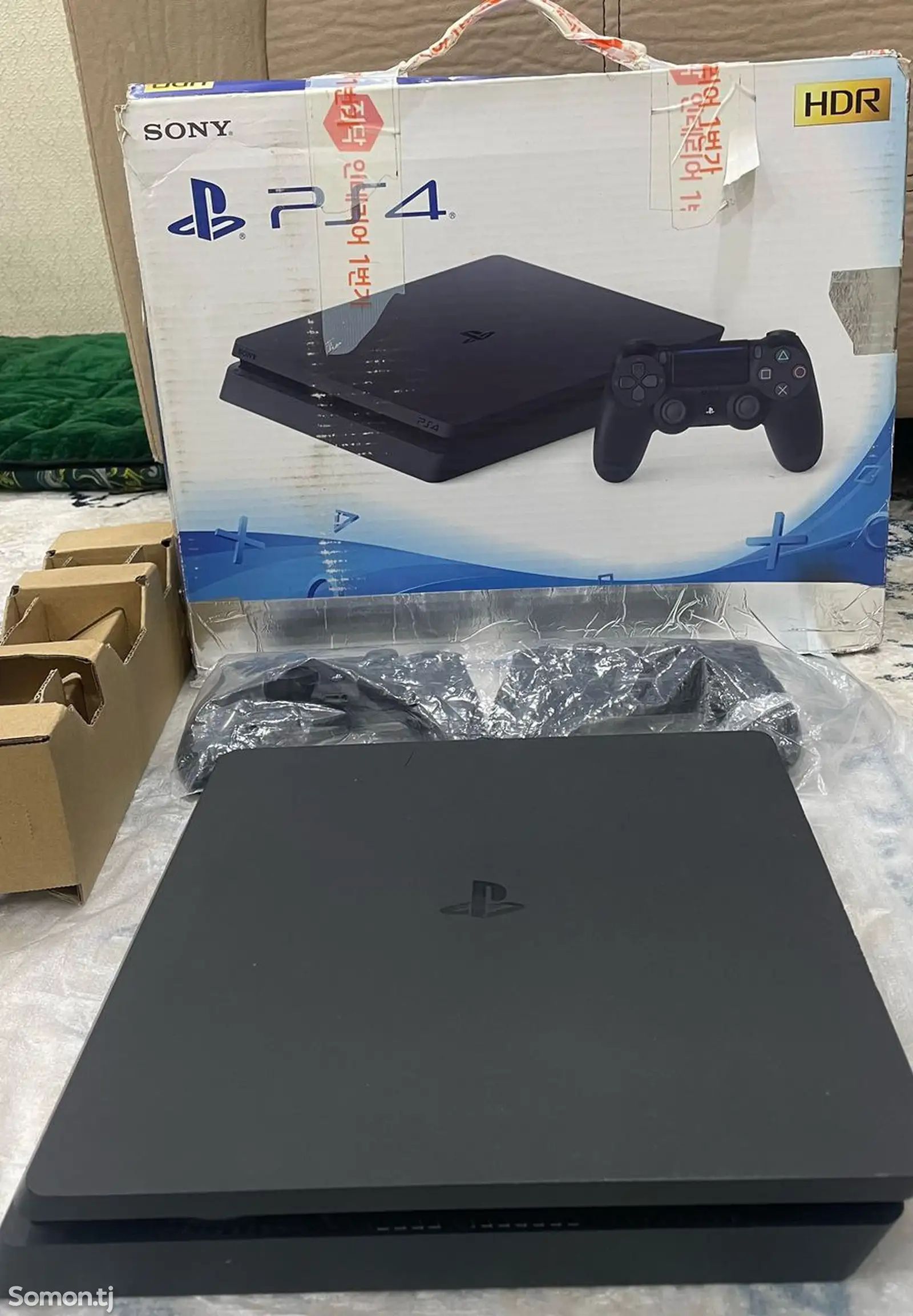 Игровая приставка Sony PlayStation 4 slim-1