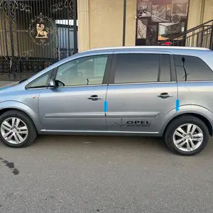 Opel Zafira, 2009