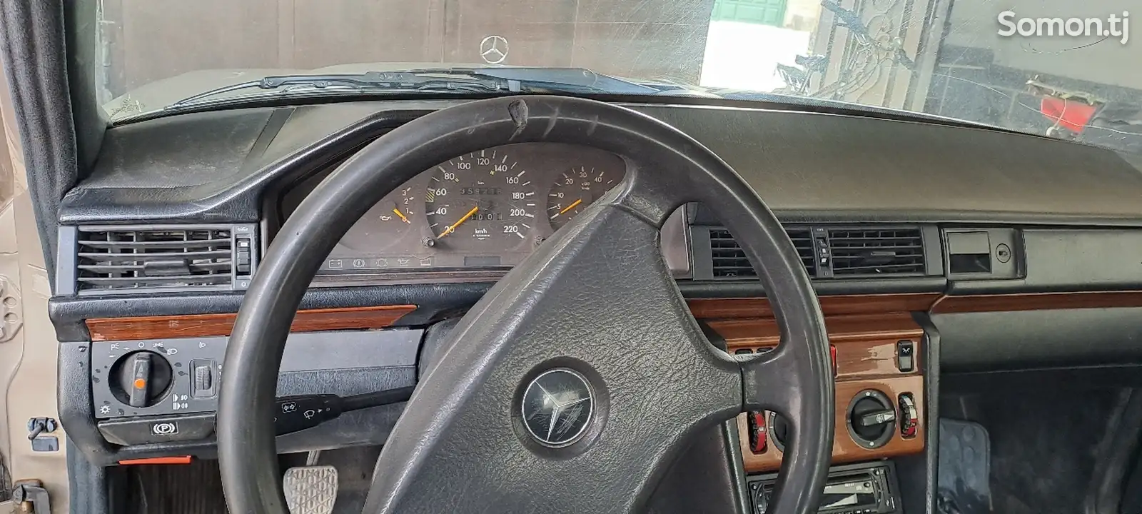 Mercedes-Benz W124, 1993-10