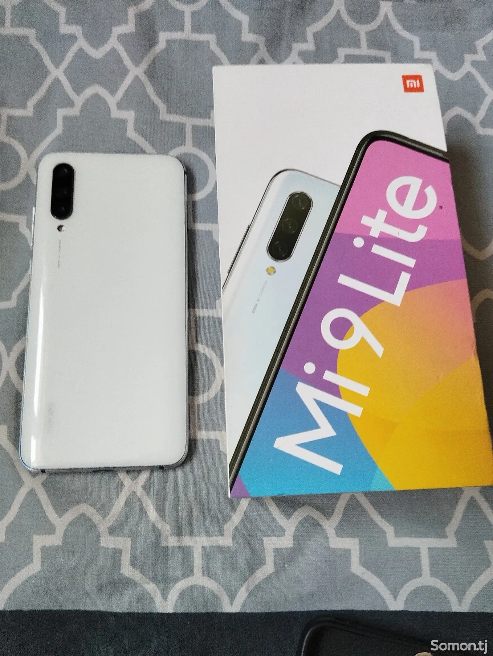 Xiaomi Mi 9 Lite 128Gb White-1