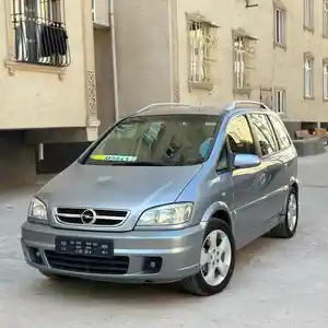 Opel Zafira, 2005