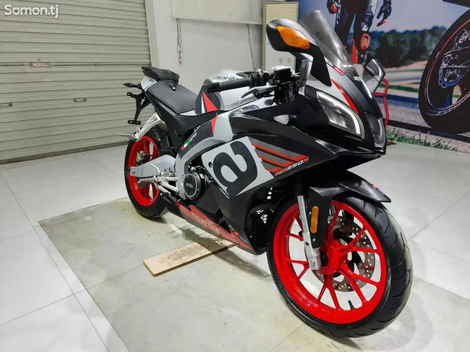 Мотоцикл Aprilia 250-1