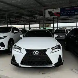 Lexus IS series, 2015