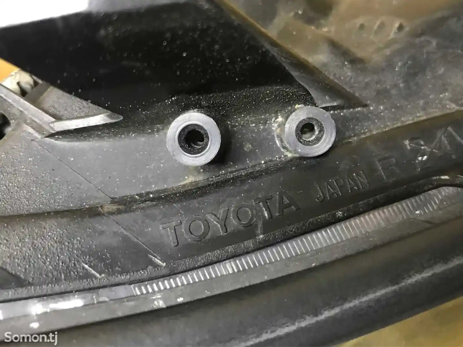 Передняя фара от Toyota Rumion-10
