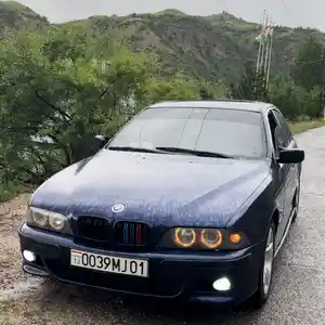 BMW M5, 2001