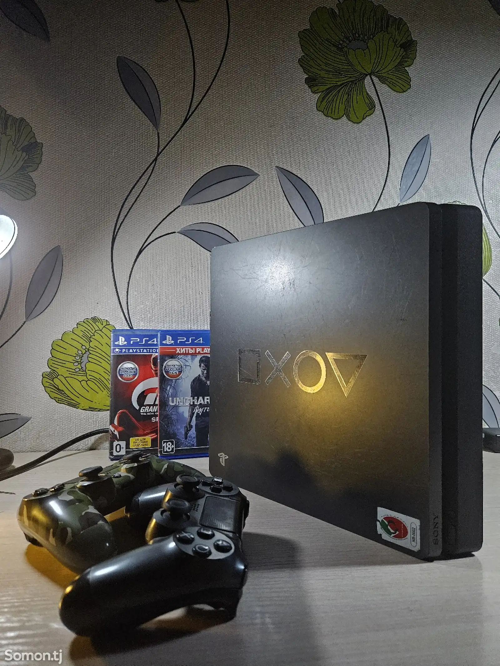 Игровая приставка Sony PlayStation 4 Slim-1