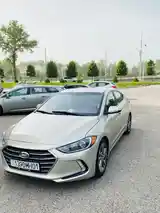 Hyundai Elantra, 2017-4