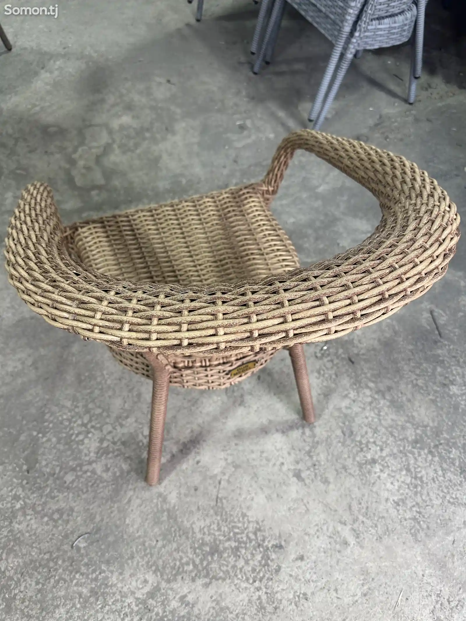 Плетённые стол и стулья из ротанга-5