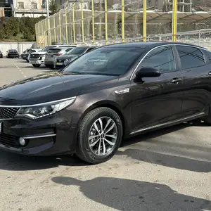 Kia K5, 2016