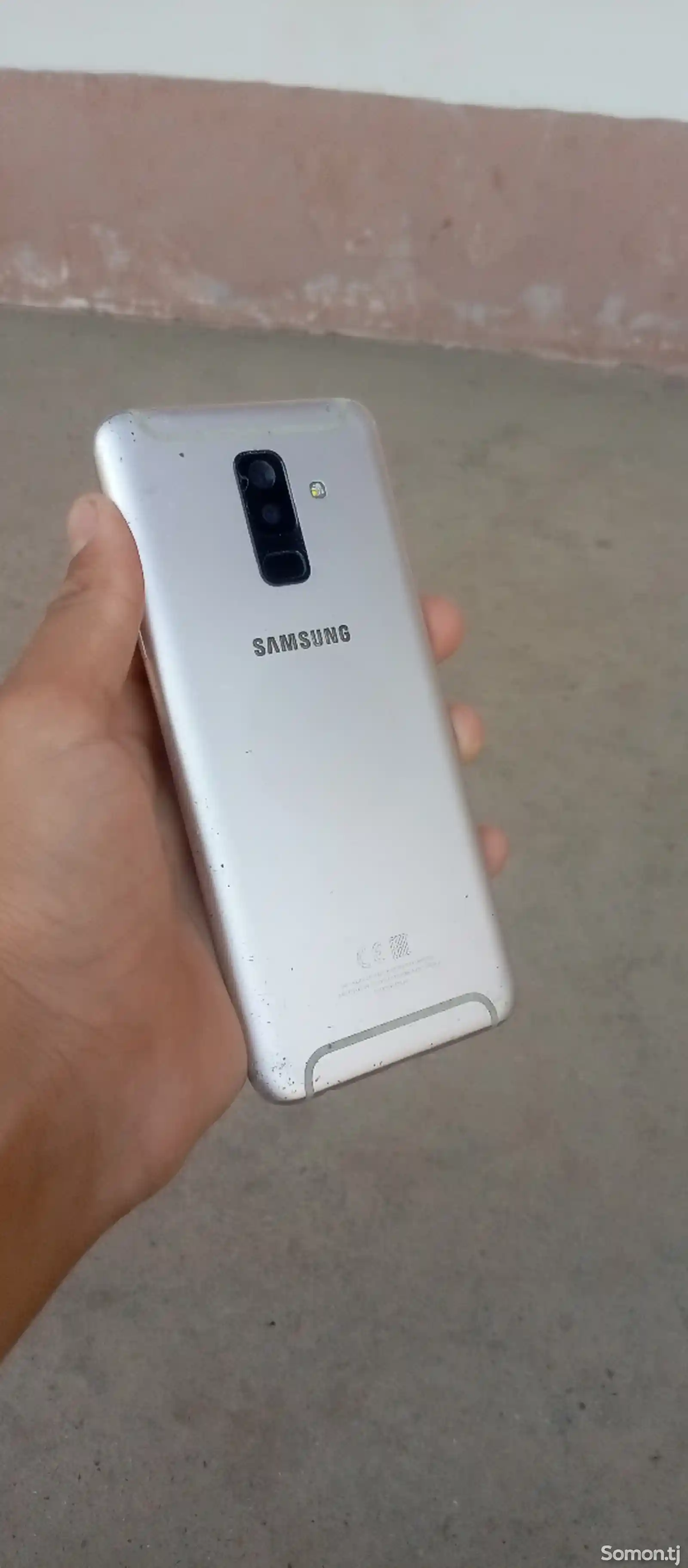 Samsung Galaxy A6+-4