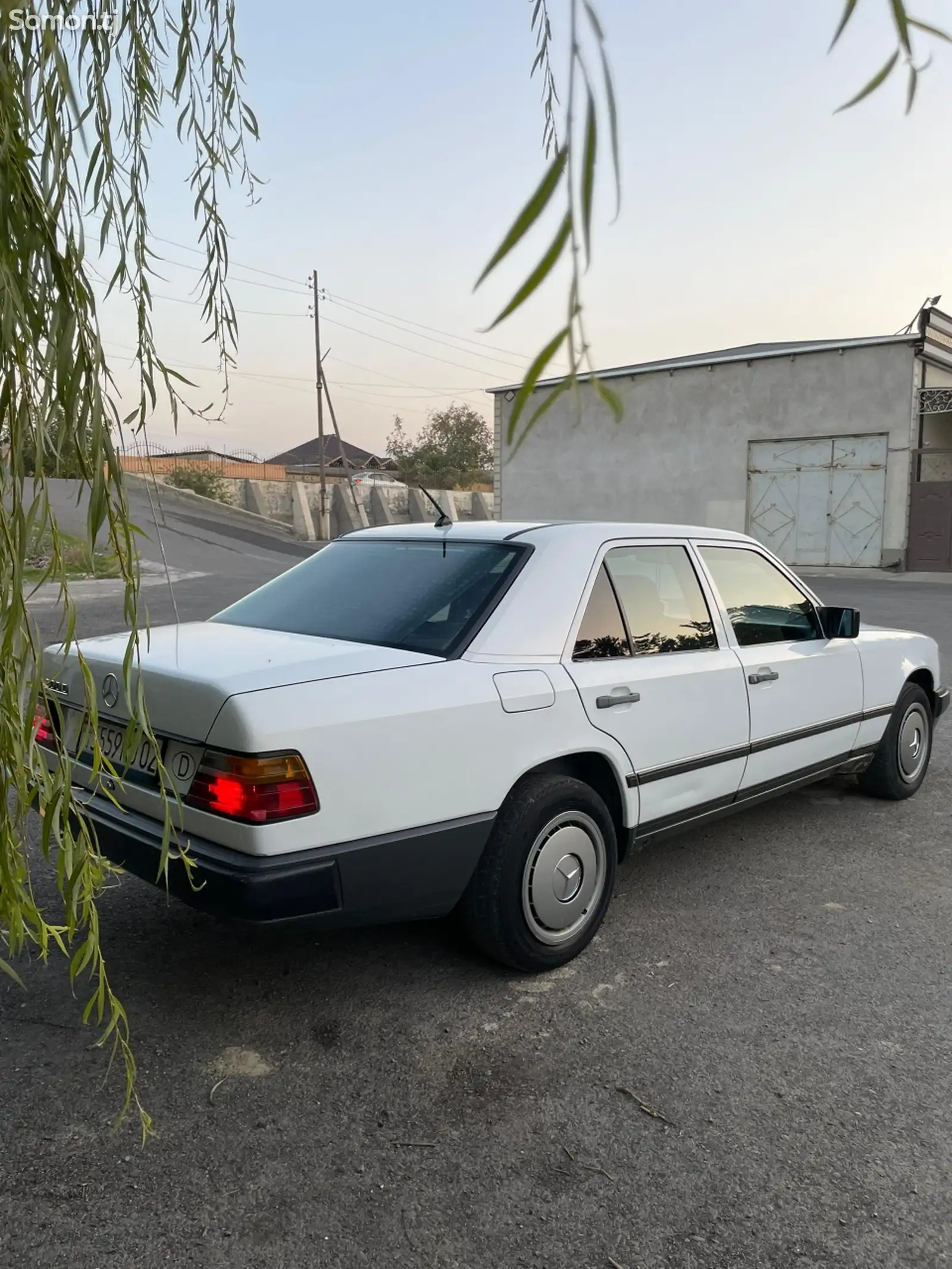 Mercedes-Benz W124, 1987-1