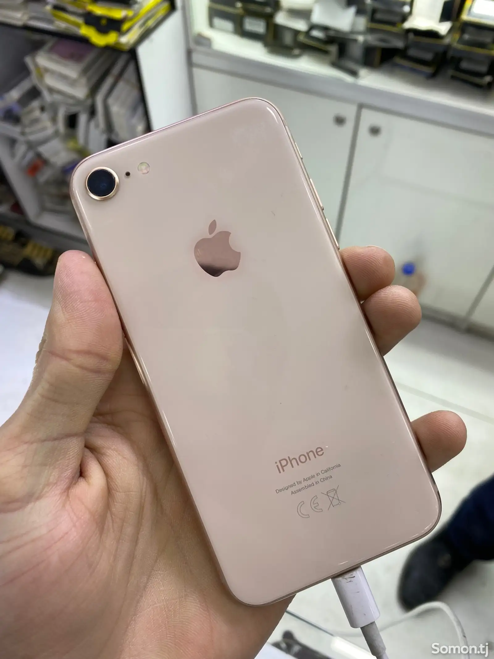 Apple iPhone 8, 64 gb, Gold-1