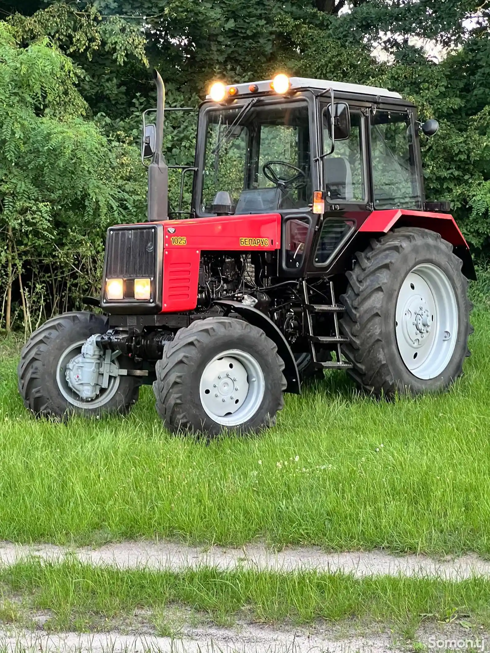 Трактор 1025-2