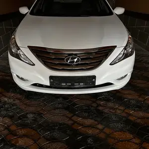 Hyundai Sonata, 2010