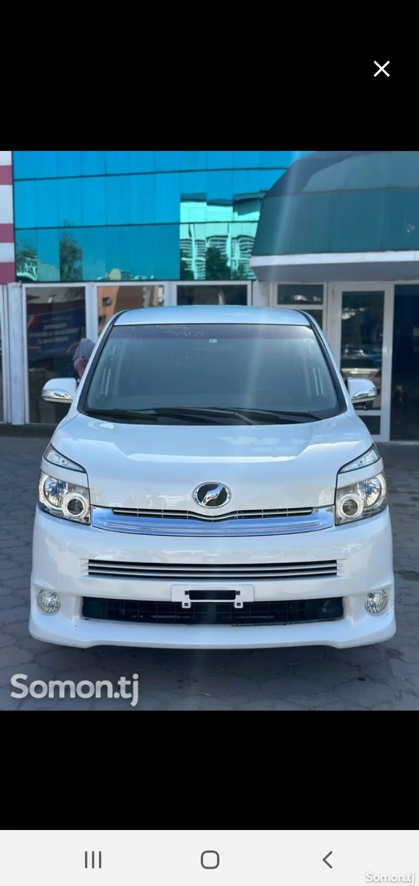 Toyota Voxy, 2010-3