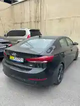 Hyundai Elantra, 2019-8