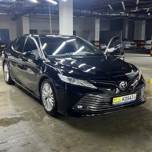 Toyota Camry, 2018