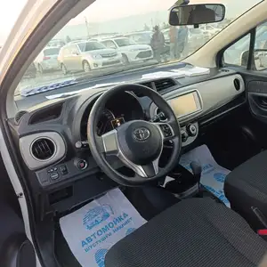 Toyota Vitz, 2015