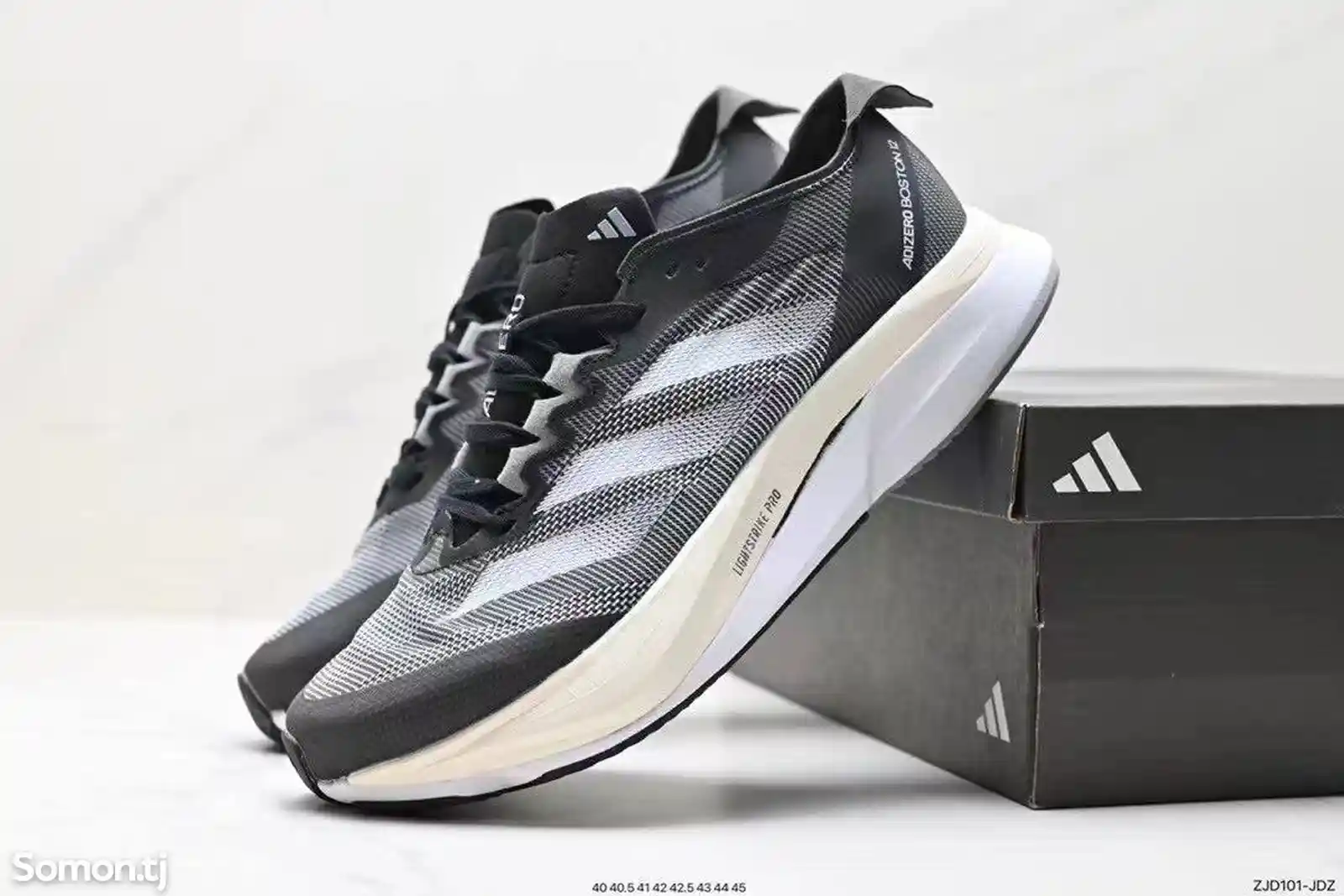 Кроссовки Adidas