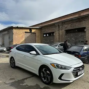 Hyundai Elantra, 2017