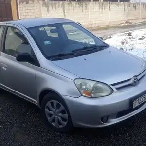 Toyota Echo, 2005