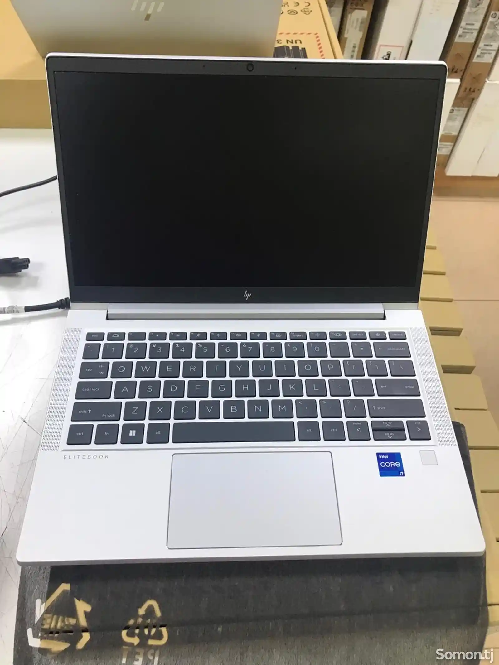 Ноутбук HP EliteBook 640 G10 i7-1