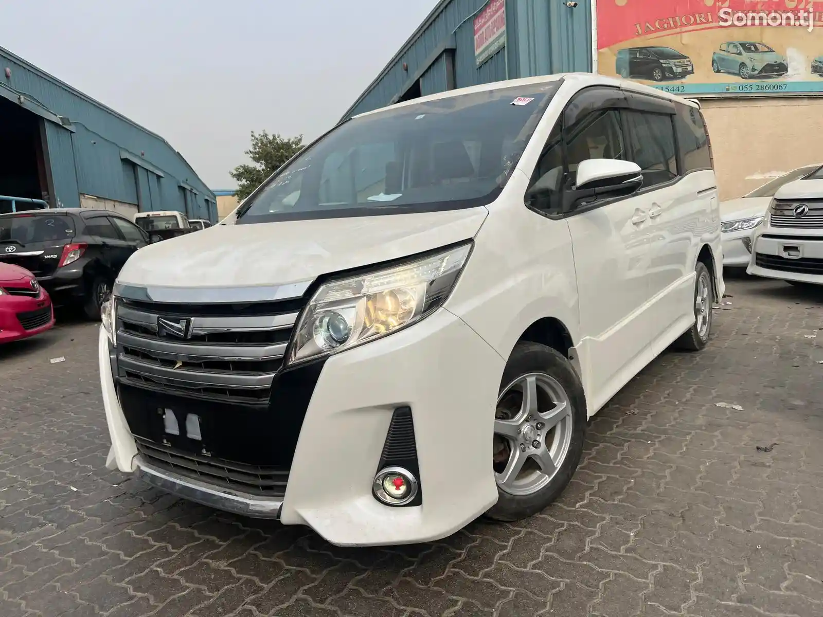 Toyota Noah, 2014-2