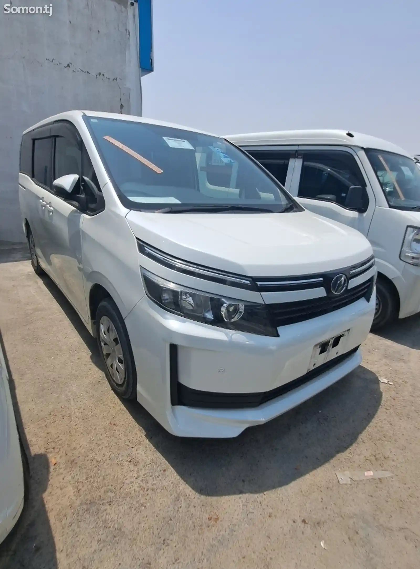 Toyota Voxy, 2014-1