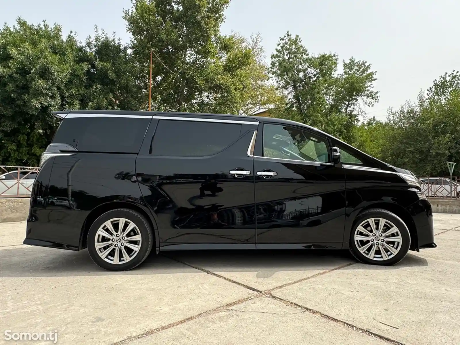 Toyota Vellfire, 2016-9