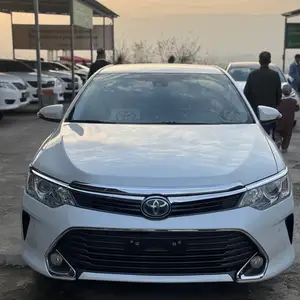 Toyota Camry, 2015