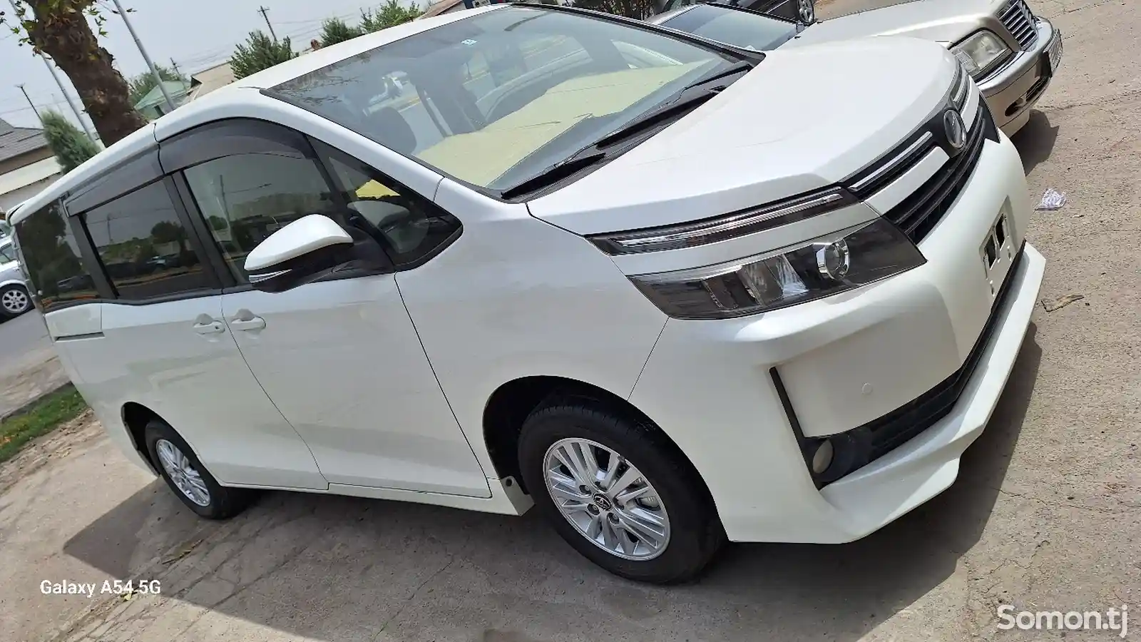 Toyota Voxy, 2015-4