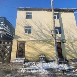 2-комн. квартира, Цокольный этаж, 40м², И.Сомони, кучаи Назаншо Додхудоев