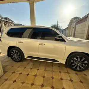 Lexus LX series, 2017