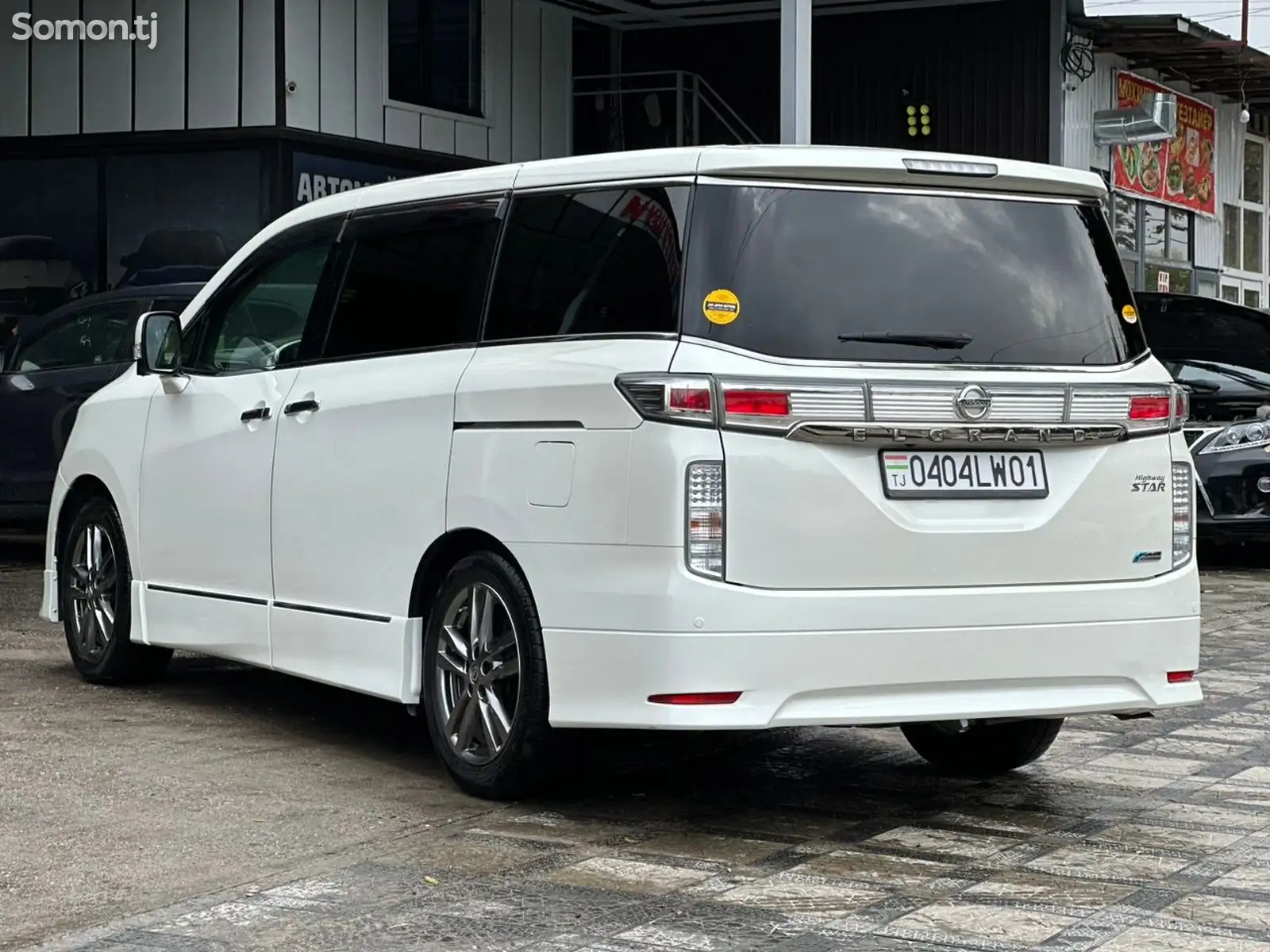 Nissan Elgrand, 2015-5