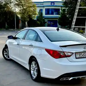 Hyundai Sonata, 2010