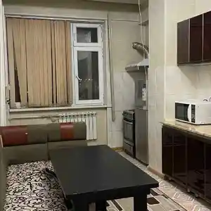 2-комн. квартира, 8 этаж, 80м², 92 мкр