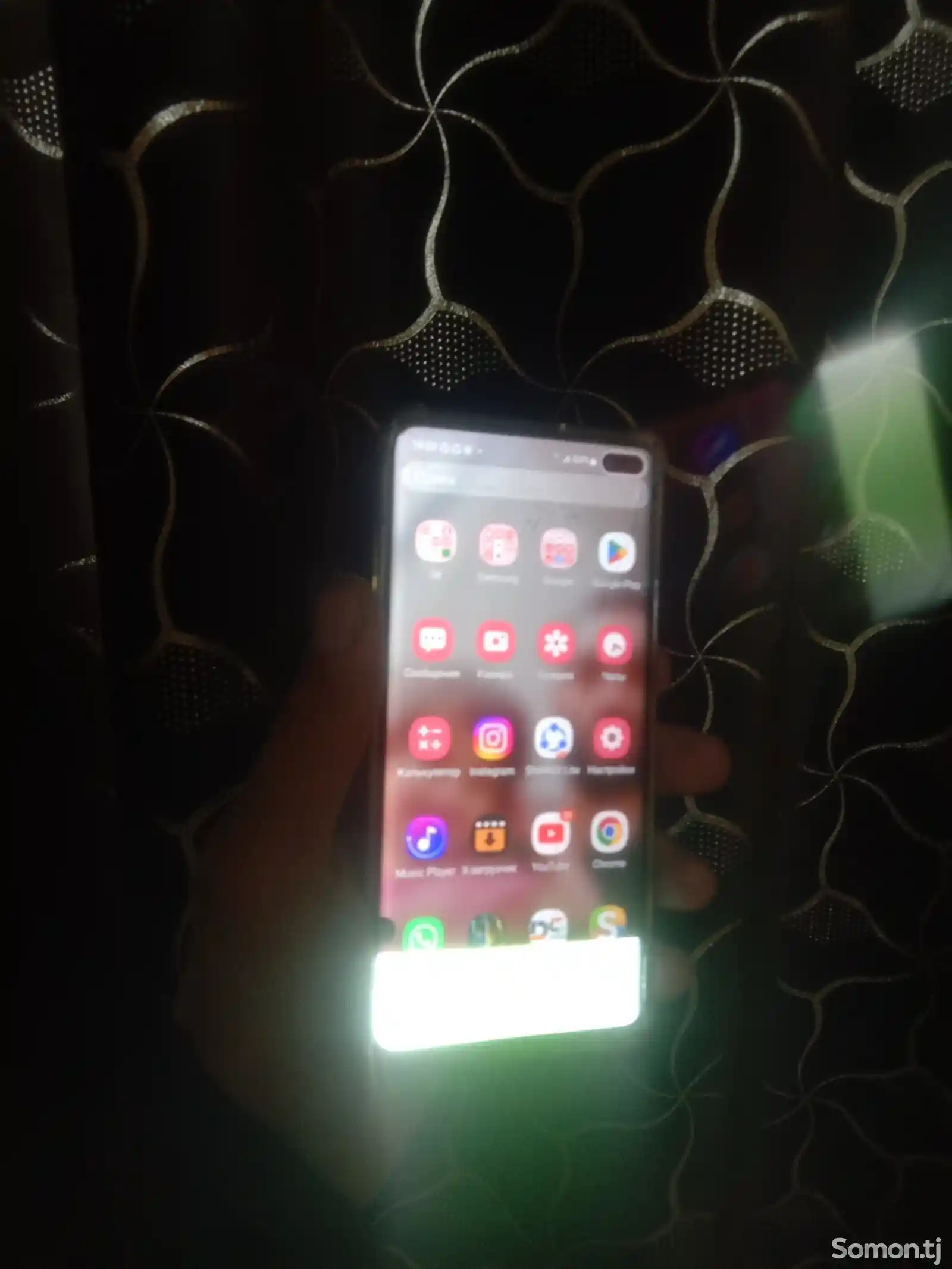 Samsung Galaxy S10+-3