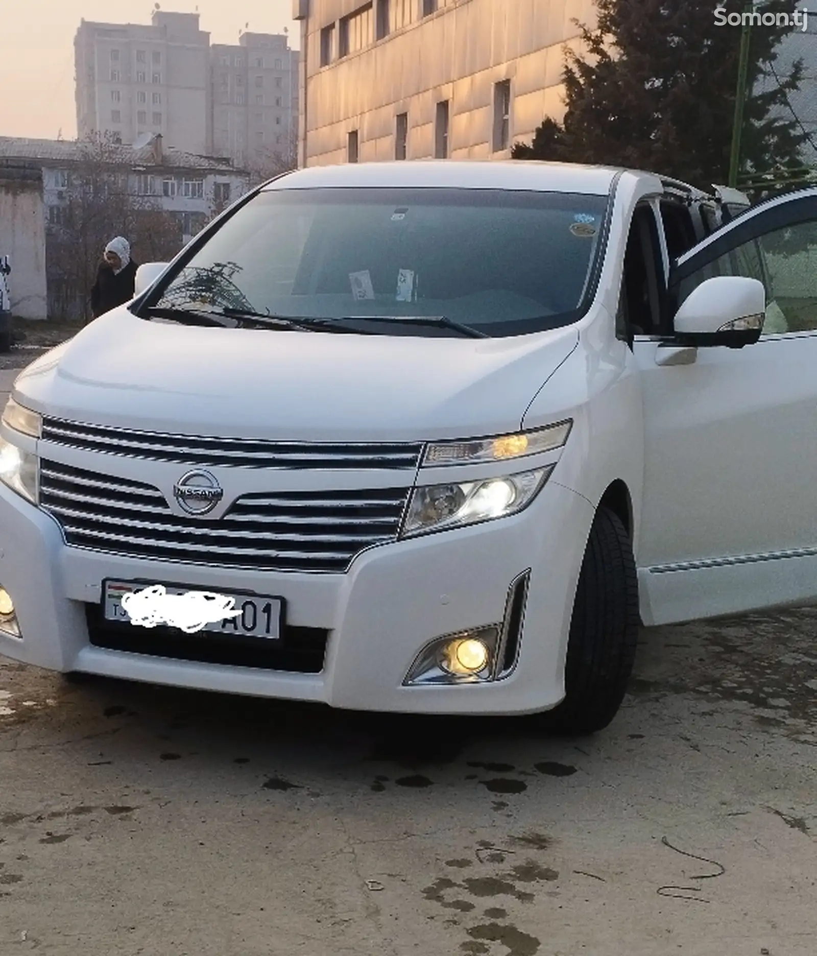 Nissan Elgrand, 2014-1