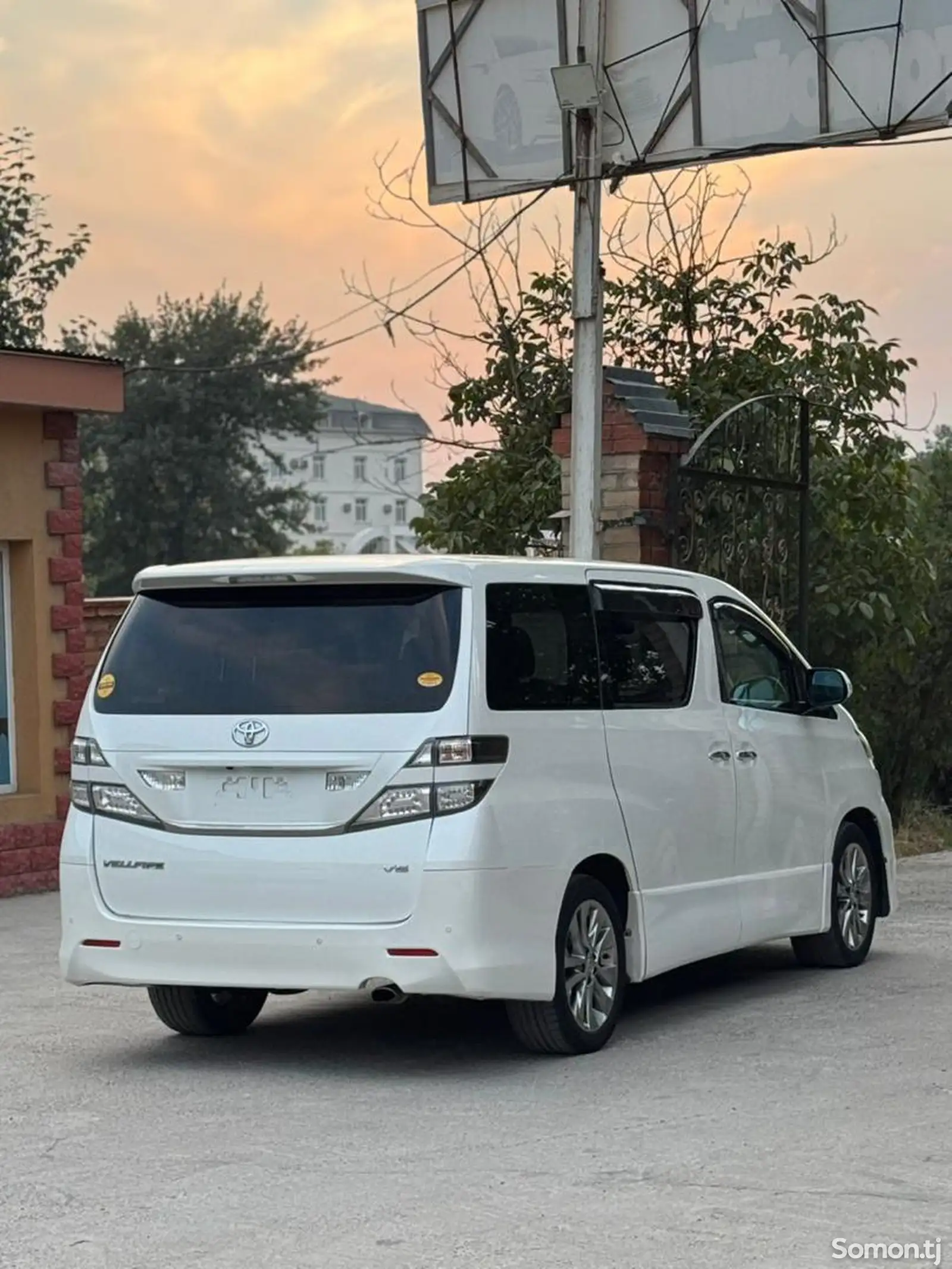 Toyota Vellfire, 2014-6