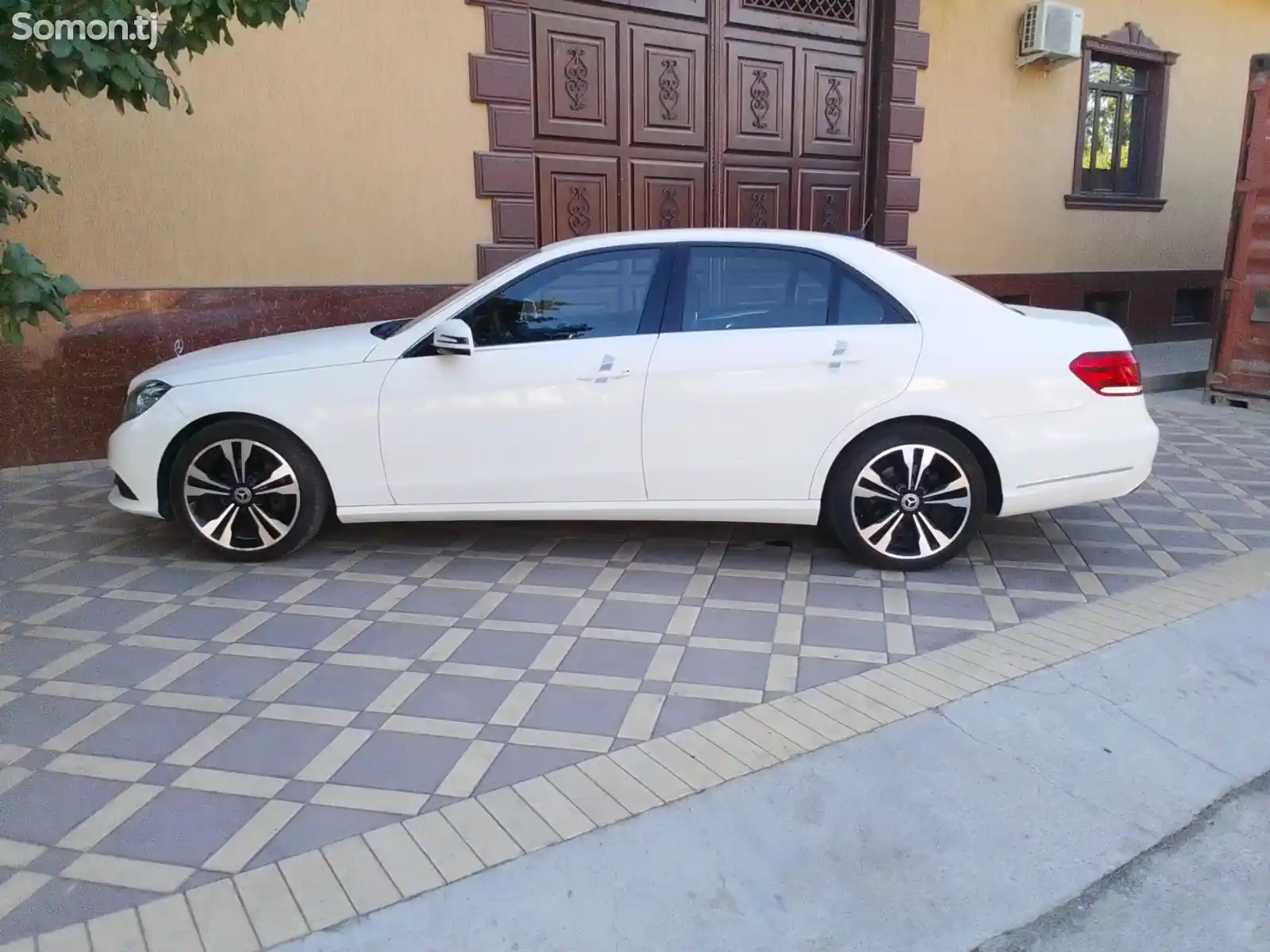 Mercedes-Benz E class, 2015-1