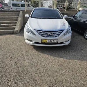 Hyundai Sonata, 2011