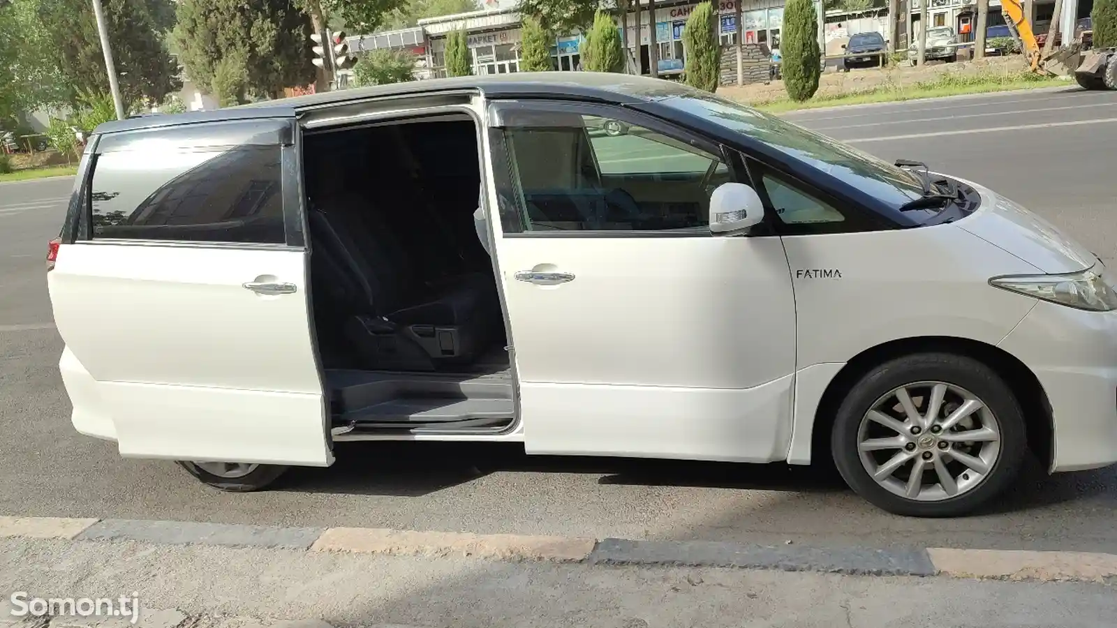 Toyota Estima, 2011-2